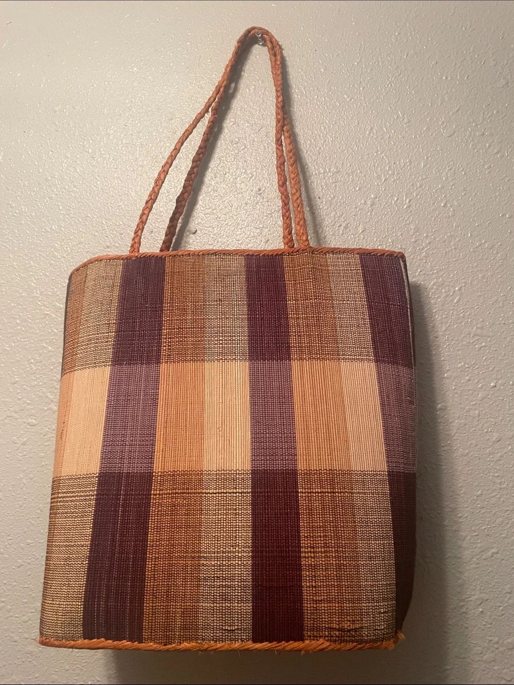 Woven straw tote bag